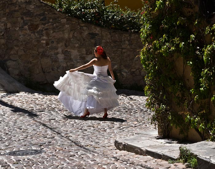 Outdoor photo of a bride in San Miguel de Allende, Mexico by Randy Romano