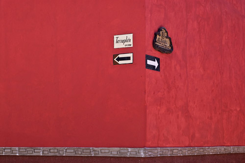 Photo of street signs in San Miguel de Allende, Mexico by Randy Romano