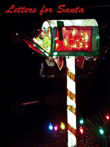 Photo of Christmas Lights on mailbox by Noella Ballenger