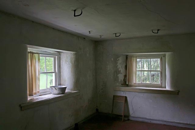 Photographing Historial Place: Interior room of the farmhouse at Kuerner Farm by Gary Anthes.
